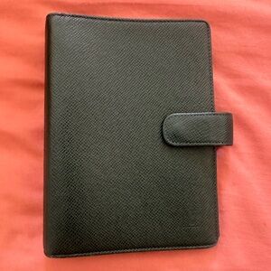 LOUIS VUITTON GREEN TAIGA PM AGENDA